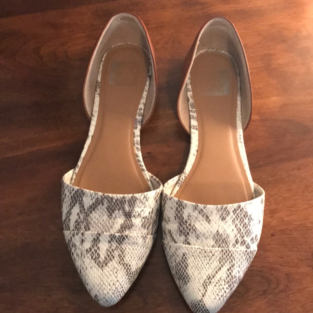 Snakeskin flats
